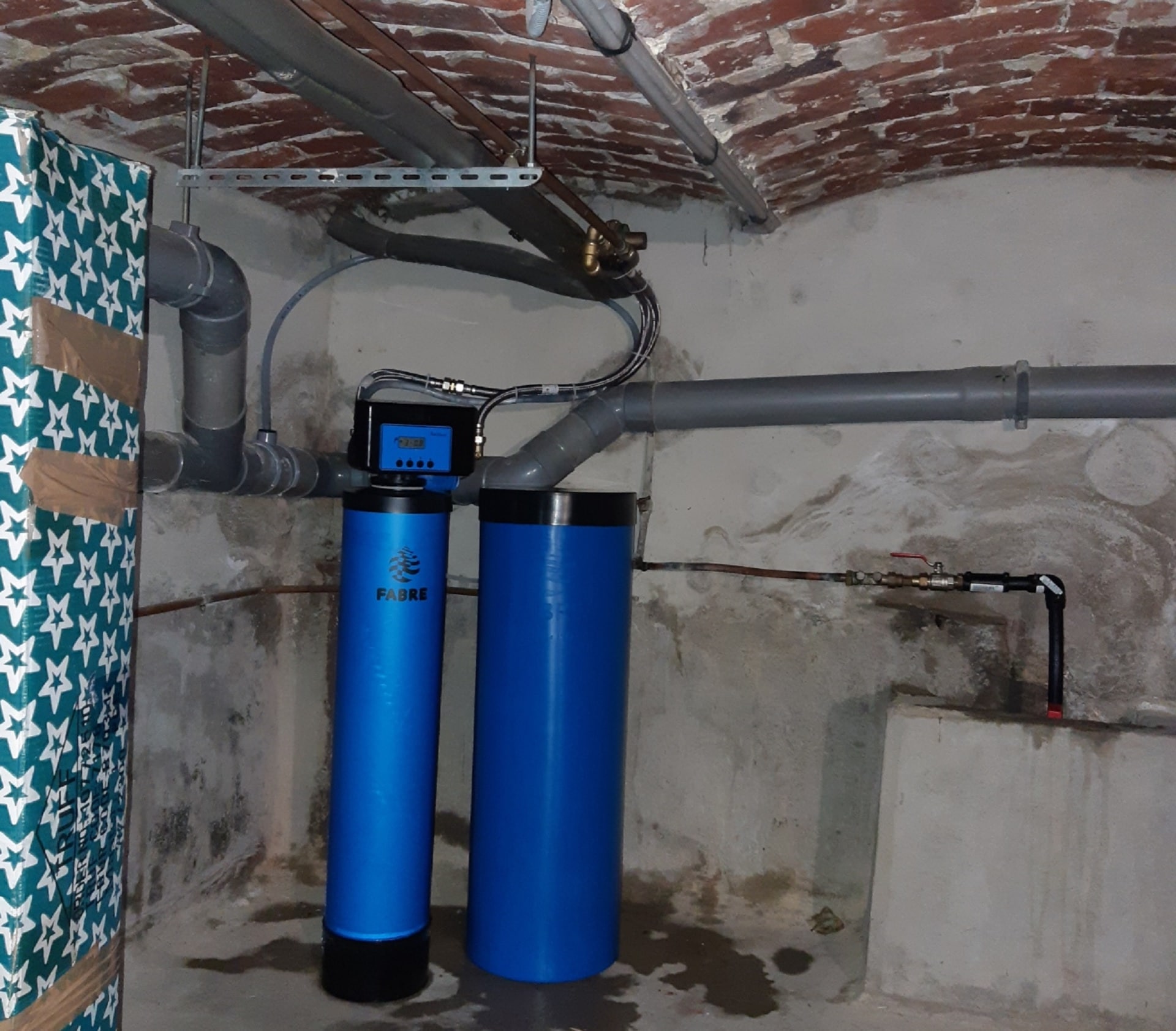Installation d’un adoucisseur d’eau Purotech dans une cave au Mans (72)